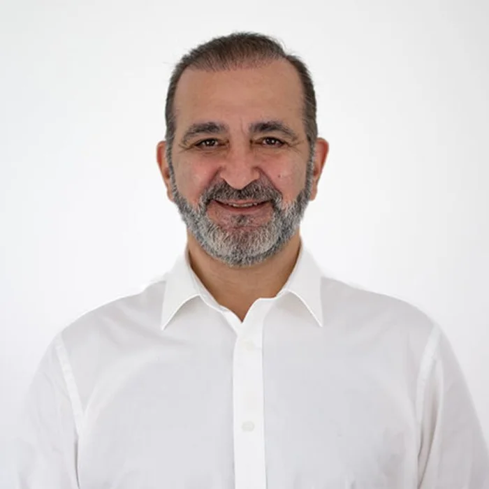Dr. Reza Samvat